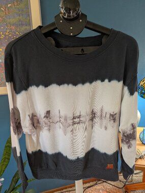 Peace, Love World lightweight sweatshirt! Small